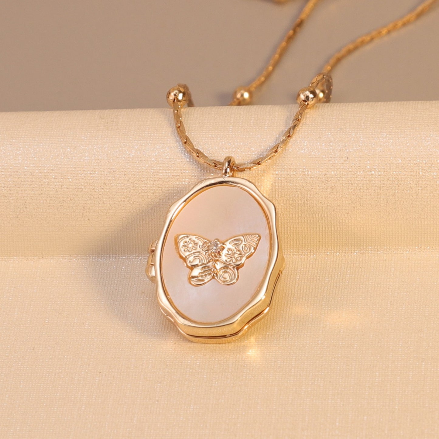 Custom Double Photo Locket Necklace – Personalized Picture Pendant Jewelry for Couples, Family & Loved Ones